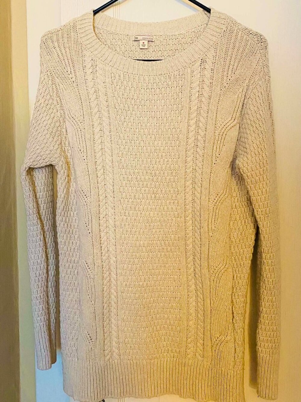 Classic Gap fisherman cable knit sweater